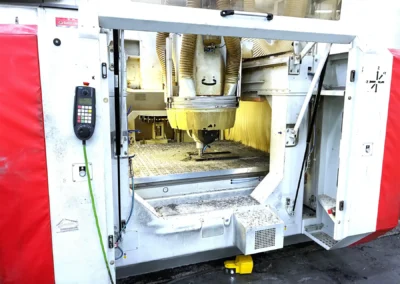 Jak vybrat správný plast pro CNC obrábění – pohled z praxe